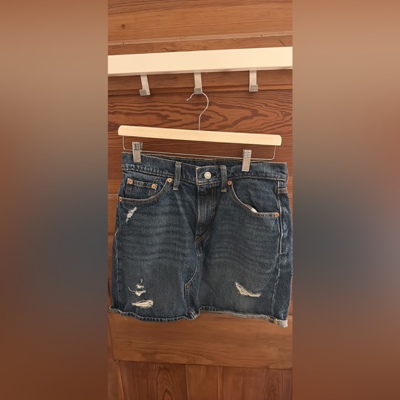 Levi’s jean skirt - Picture 1 of 3